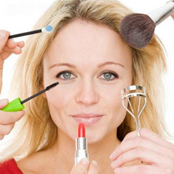 Как правильно наносить макияж?